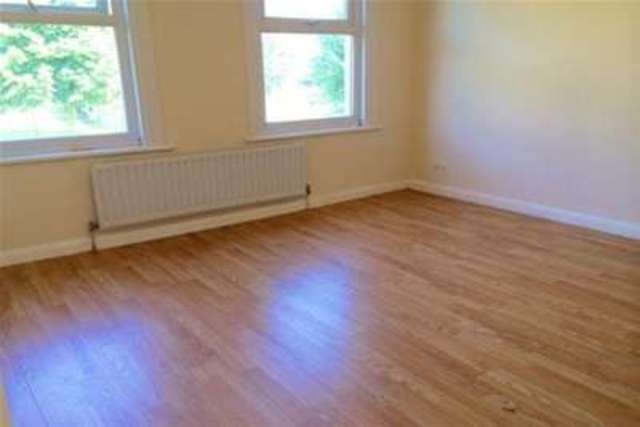  Image of 3 Bedroom Terraced to rent at Croydon, CR0 2QL