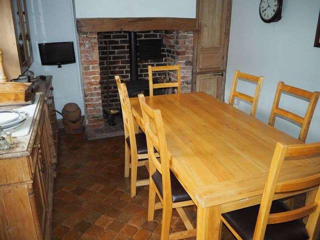  Image of 3 Bedroom Semi-Detached for sale at Old Bell Lane Carlton-On-Trent Newark, NG23 6UJ