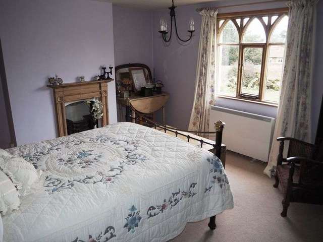  Image of 3 Bedroom Semi-Detached for sale at Old Bell Lane Carlton-On-Trent Newark, NG23 6UJ