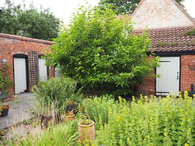 Image of 3 Bedroom Semi-Detached for sale at Old Bell Lane Carlton-On-Trent Newark, NG23 6UJ
