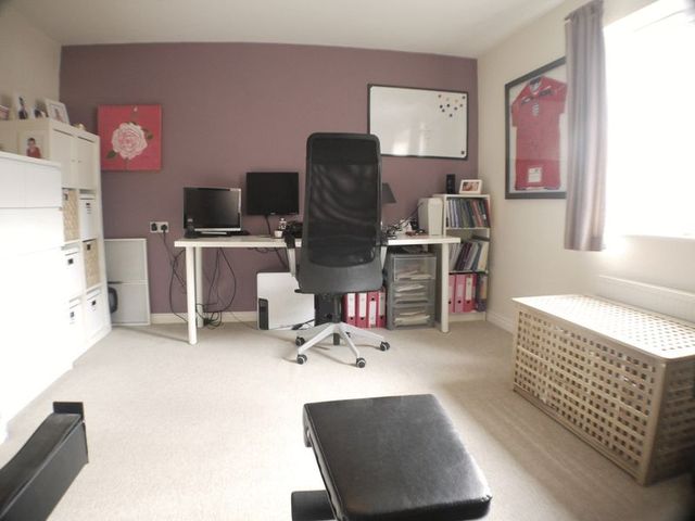  Image of 3 Bedroom Detached for sale at Rivendale Array Middleton, LS10 4FW