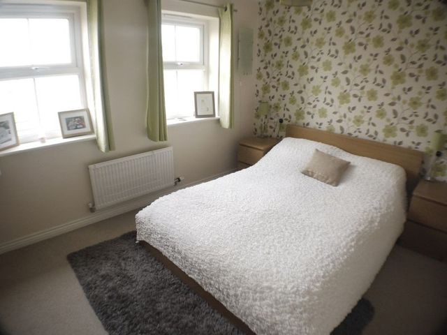  Image of 3 Bedroom Detached for sale at Rivendale Array Middleton, LS10 4FW