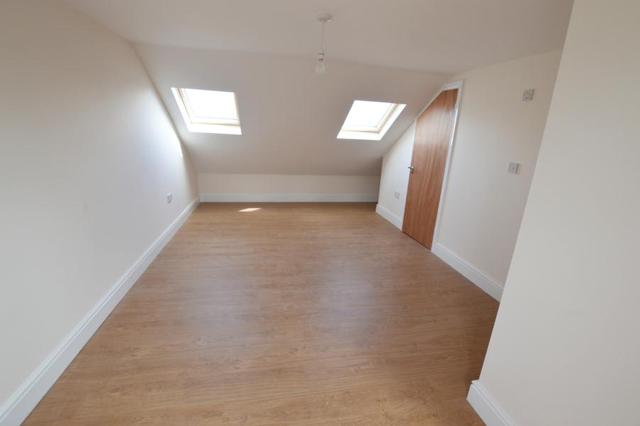  Image of 3 Bedroom Apartment to rent at London, N4 1JP
