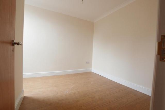  Image of 3 Bedroom Apartment to rent at London, N4 1JP