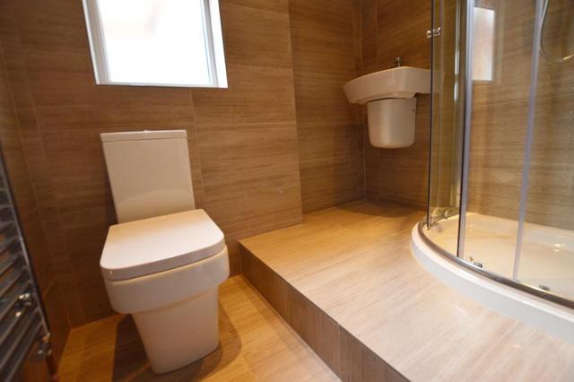  Image of 3 Bedroom Apartment to rent at London, N4 1JP