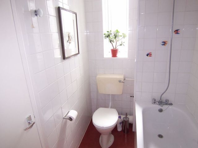  Image of 1 Bedroom Flat for sale at Farm Lane  London, SW6 1PS
