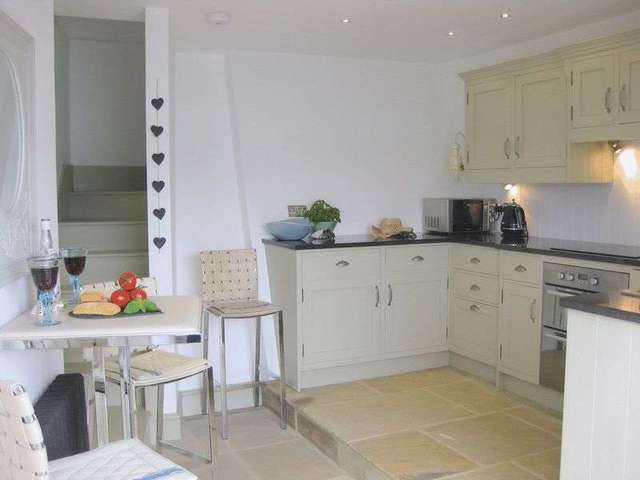  Image of 3 Bedroom Terraced for sale at Terrace Road  Aberdovey, LL35 0LP