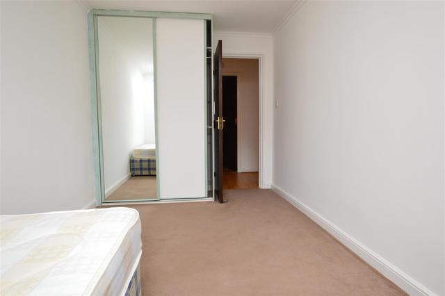  Image of 2 Bedroom Property to rent at Bridge Lane  Golders Green, NW11 9JU