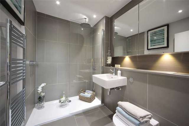  Image of 2 Bedroom Apartment for sale at Battersea Bridge Road Battersea Battersea, SW11 3AF