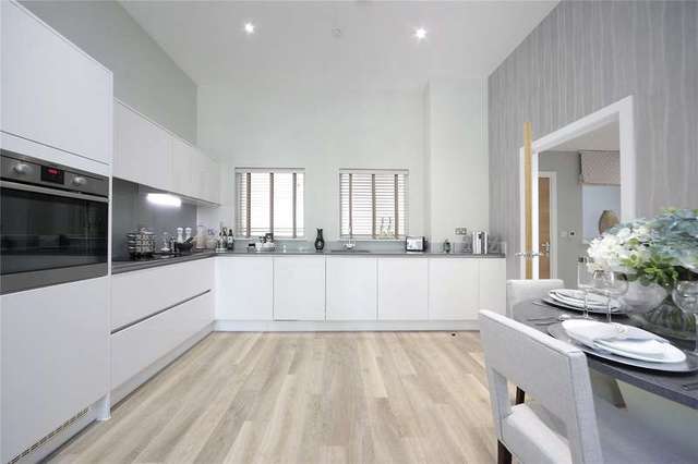  Image of 2 Bedroom Apartment for sale at Battersea Bridge Road Battersea Battersea, SW11 3AF