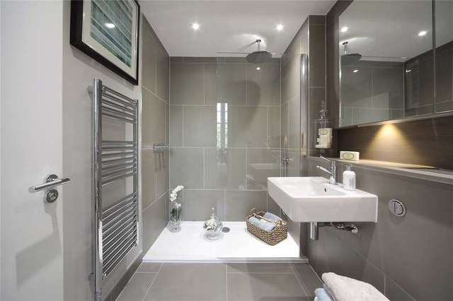  Image of 3 Bedroom Apartment for sale at Battersea Bridge Road Battersea Battersea, SW11 3AF
