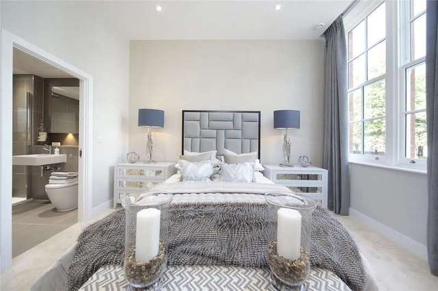  Image of 3 Bedroom Apartment for sale at Battersea Bridge Road Battersea Battersea, SW11 3AF
