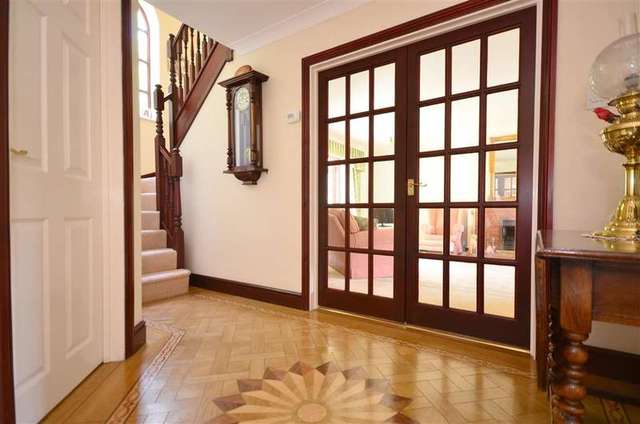  Image of 4 Bedroom Detached for sale at Thakeham Pulborough Thakeham, RH20 3EP
