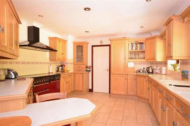  Image of 4 Bedroom Detached for sale at Thakeham Pulborough Thakeham, RH20 3EP