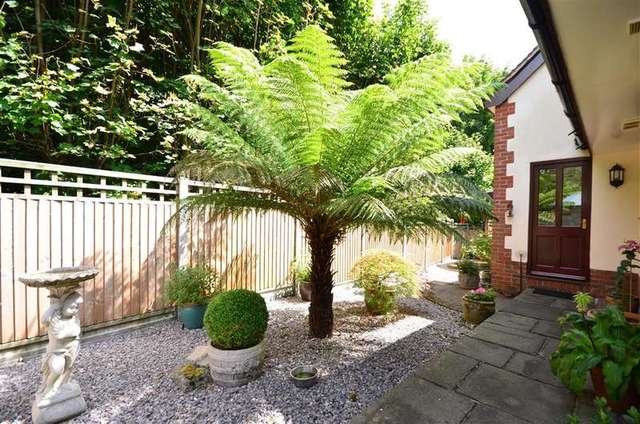  Image of 4 Bedroom Detached for sale at Thakeham Pulborough Thakeham, RH20 3EP