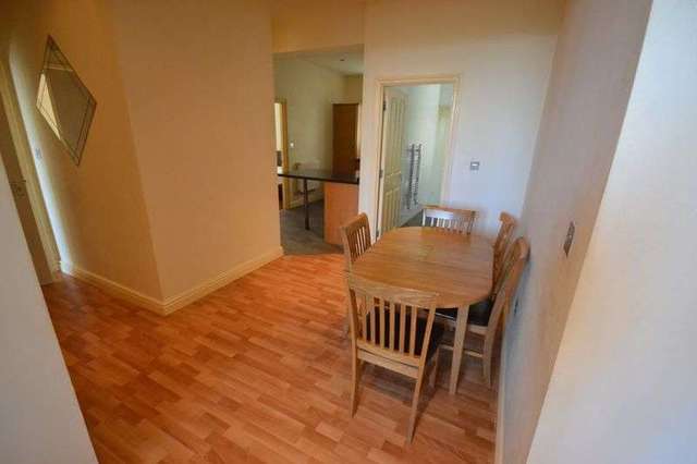  Image of 2 Bedroom Flat to rent at Trewyddfa Road Morriston Swansea, SA6 8PE