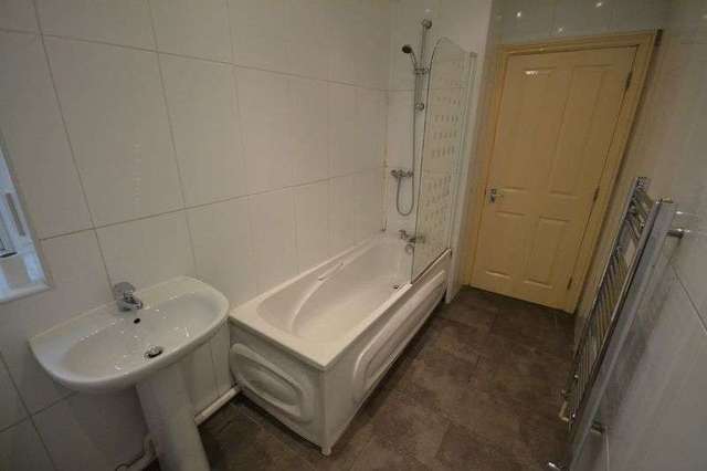  Image of 2 Bedroom Flat to rent at Trewyddfa Road Morriston Swansea, SA6 8PE