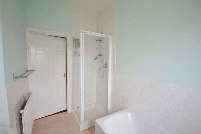  Image of 4 Bedroom Flat to rent at Wath Road Wombwell Barnsley, S73 0SE