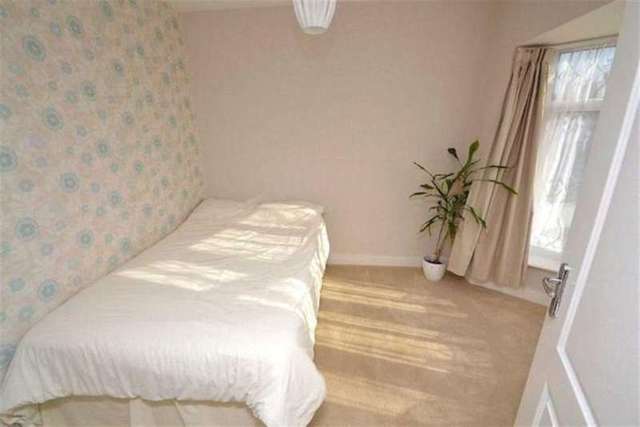 Image of 3 Bedroom Detached to rent at West Gardens  Epsom, KT17 1NQ