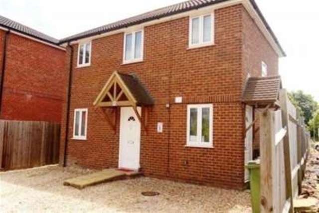  Image of 2 Bedroom Flat to rent at Basingstoke, RG22 5EE