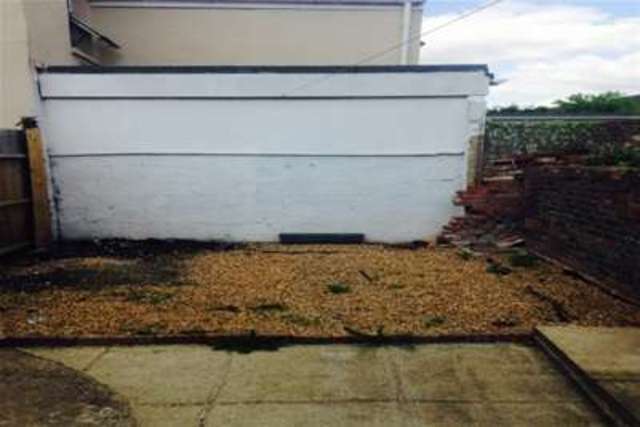  Image of 2 Bedroom Detached to rent at Salisbury, SP2 7EA