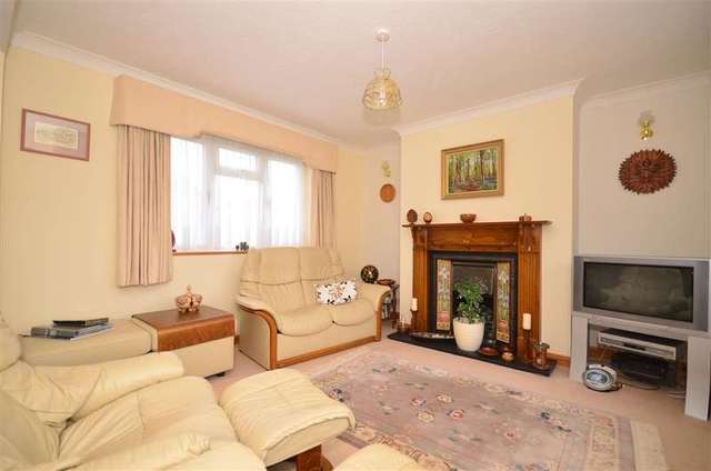  Image of 3 Bedroom Detached for sale at Broadbridge Heath Horsham Broadbridge Heath, RH12 3NY