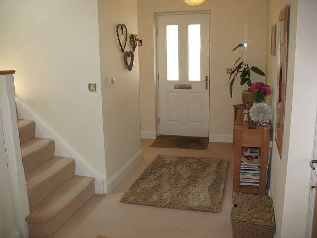  Image of 5 Bedroom Semi-Detached to rent at Grove  Wantage, OX12 9FB