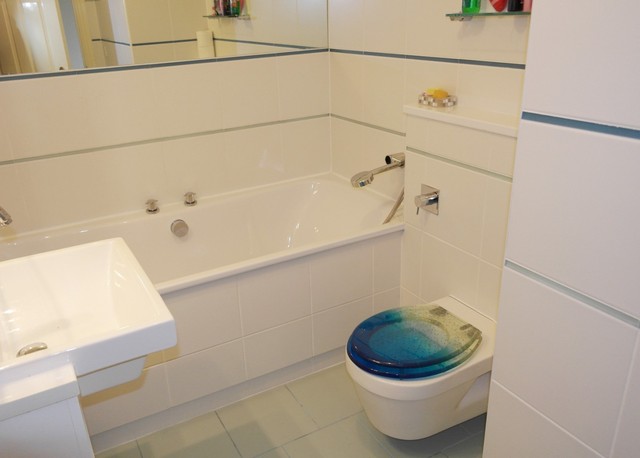  Image of 5 Bedroom Detached to rent at Knaphill  Woking, GU21 2FE