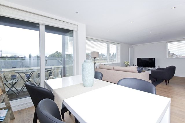  Image of 2 Bedroom Flat to rent at Finsbury London King