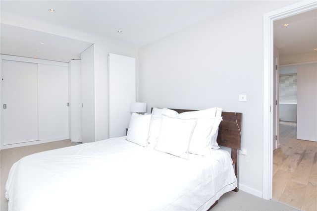  Image of 2 Bedroom Flat to rent at Finsbury London King