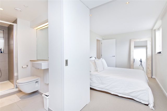  Image of 2 Bedroom Flat to rent at Finsbury London King
