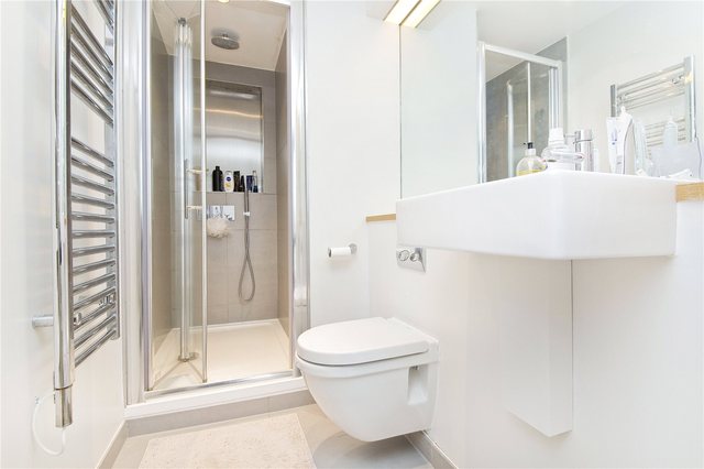 Image of 2 Bedroom Flat to rent at Finsbury London King