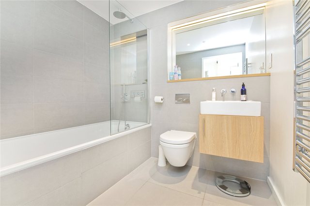  Image of 2 Bedroom Flat to rent at Finsbury London King