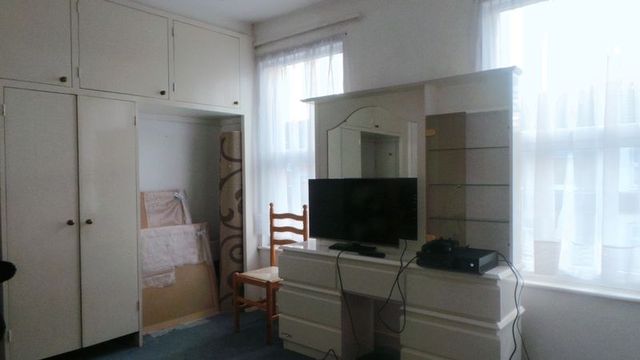 Image of 2 Bedroom Terraced for sale at Argyle Road  Edmonton, N18 2PP