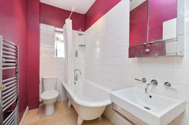  Image of 2 Bedroom Flat to rent at Archway  Hornsey Rise, N19 3AG