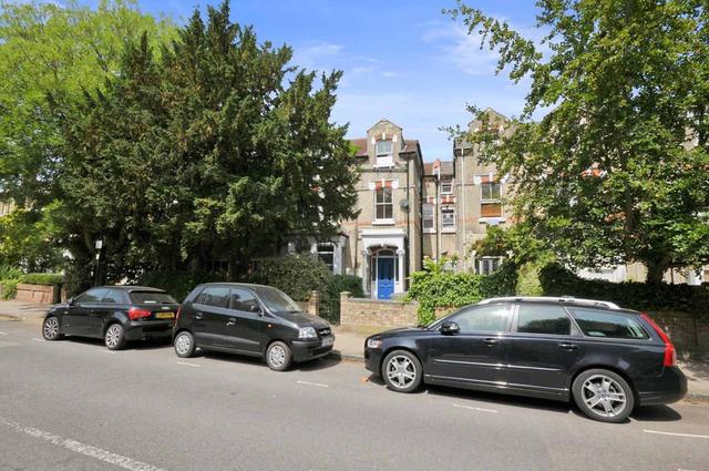  Image of 2 Bedroom Flat to rent at Archway  Hornsey Rise, N19 3AG
