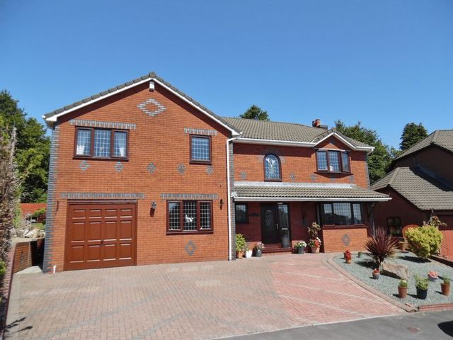  Image of 4 Bedroom Detached for sale at Beechwood Grove Pencoed Bridgend, CF35 6SU