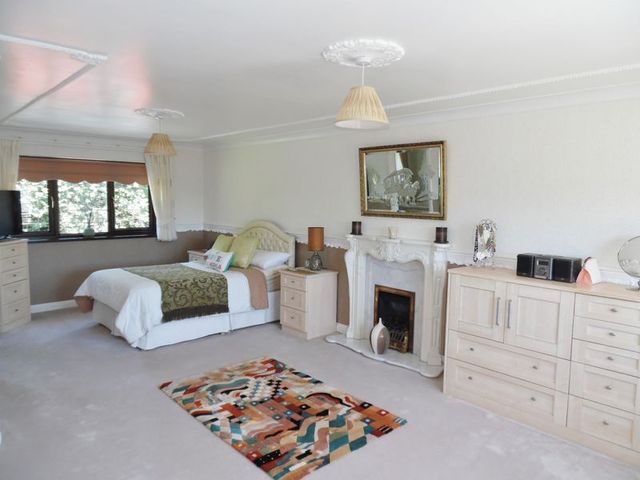  Image of 4 Bedroom Detached for sale at Beechwood Grove Pencoed Bridgend, CF35 6SU