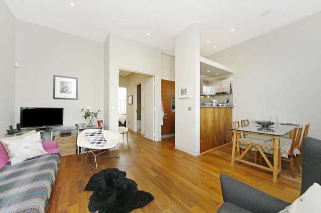  Image of 1 Bedroom Flat to rent at Blenheim Crescent  London, W11 2EF