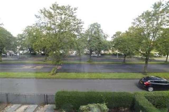 Image of 2 Bedroom Terraced to rent at Glasgow, G53 5EY