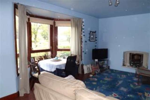  Image of 2 Bedroom Terraced to rent at Glasgow, G53 5EY