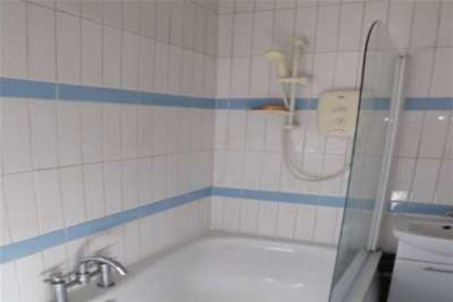  Image of 2 Bedroom Terraced to rent at Glasgow, G53 5EY