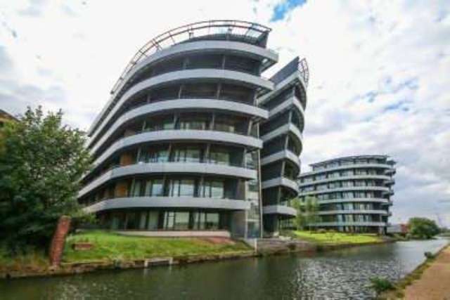  Image of 2 Bedroom Apartment for sale at Altrincham, WA14 4RB