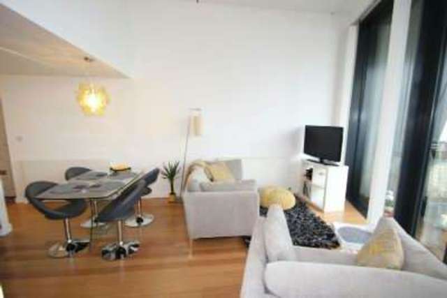  Image of 2 Bedroom Apartment for sale at Altrincham, WA14 4RB