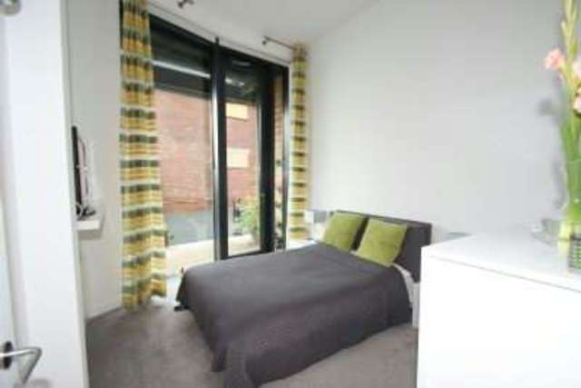  Image of 2 Bedroom Apartment for sale at Altrincham, WA14 4RB
