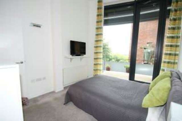  Image of 2 Bedroom Apartment for sale at Altrincham, WA14 4RB