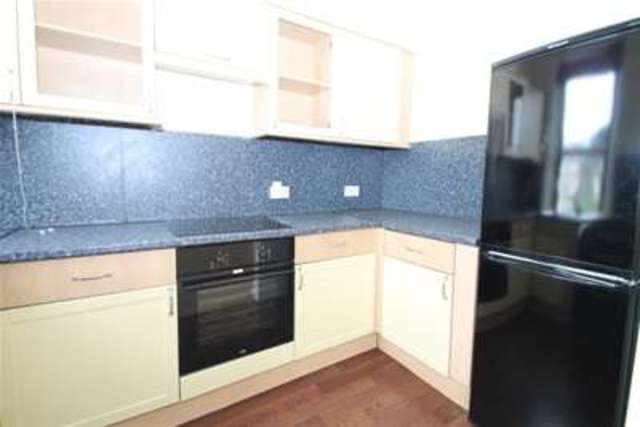  Image of 2 Bedroom Flat to rent at London, SE12 0HT