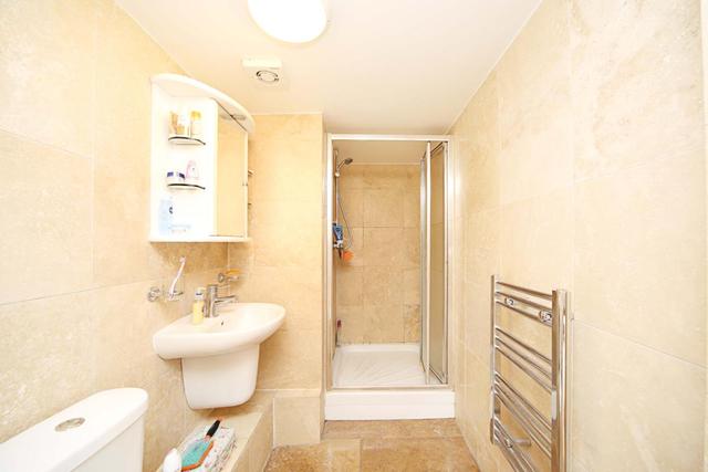  Image of 4 Bedroom Flat to rent at Bethnal Green London Bethnal Green, E2 9BU