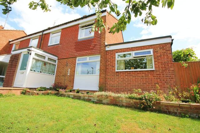  Image of 3 Bedroom Detached for sale at Carpenters  Billingshurst, RH14 9RA