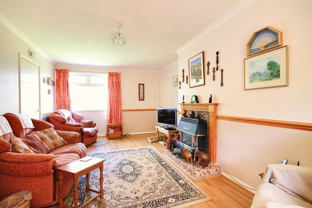  Image of 3 Bedroom Detached for sale at Carpenters  Billingshurst, RH14 9RA